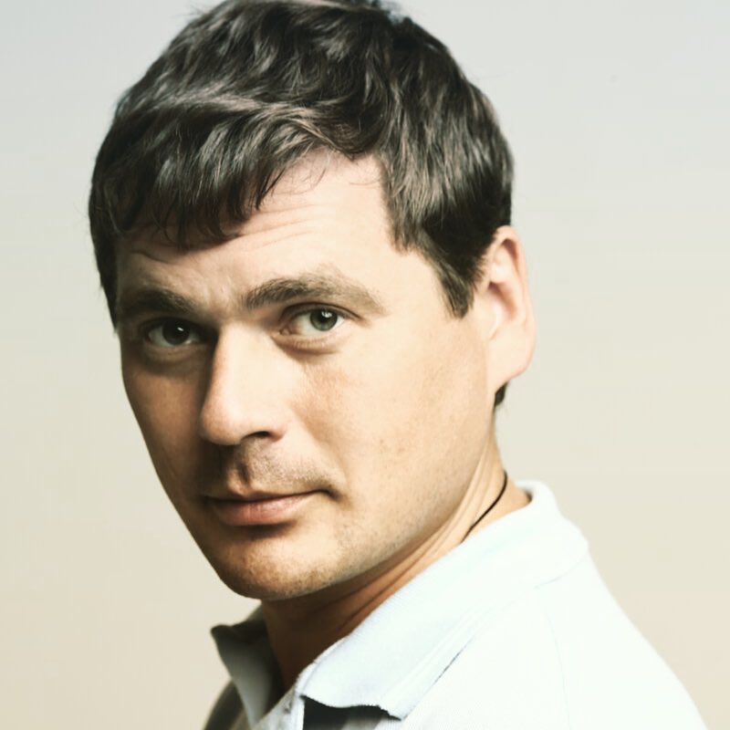 Александр Пашков вывел в свет необыкновенной красоты супругу, которую раньше не показывал никому