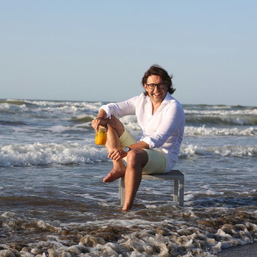 “Ну и пузо!” – заметно располневшего Андрея Малахова беспощадно высмеяли собственные поклонники