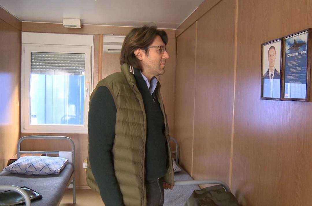 “Ну и пузо!” – заметно располневшего Андрея Малахова беспощадно высмеяли собственные поклонники