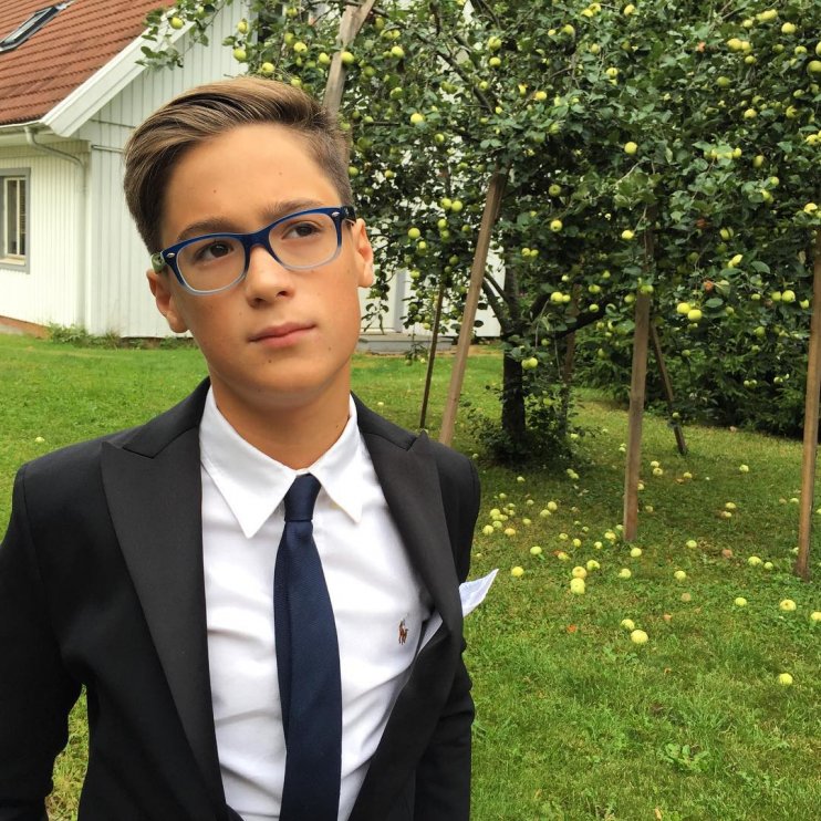 Анна Михалкова показала повзрослевших сыновей. Вы будете поражены, увидев этих необыкновенных красавцев!