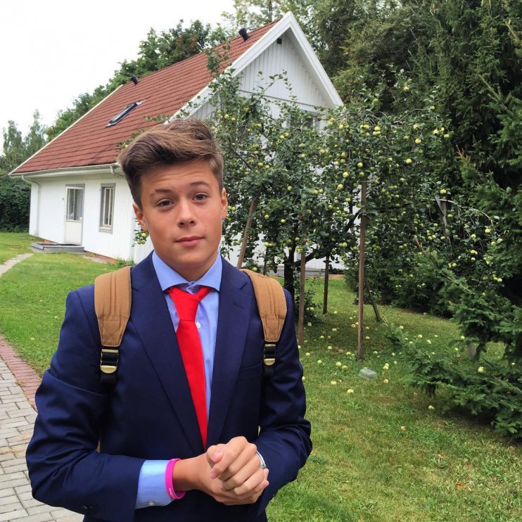 Анна Михалкова показала повзрослевших сыновей. Вы будете поражены, увидев этих необыкновенных красавцев!