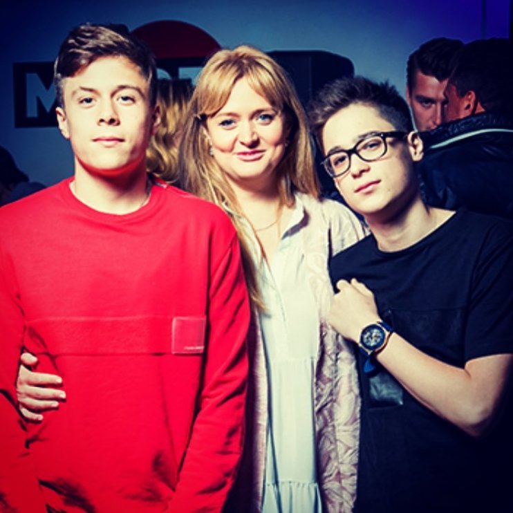 Анна Михалкова показала повзрослевших сыновей. Вы будете поражены, увидев этих необыкновенных красавцев!