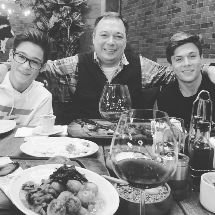 Анна Михалкова показала повзрослевших сыновей. Вы будете поражены, увидев этих необыкновенных красавцев!